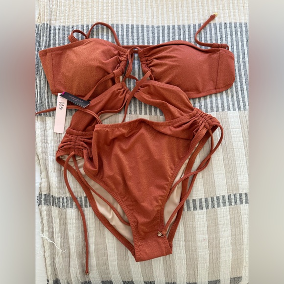 VICTORIA'S SECRET SWIM
Cutout Multiway Halter One-Piece Swims. Ginger color - Picture 6 of 6